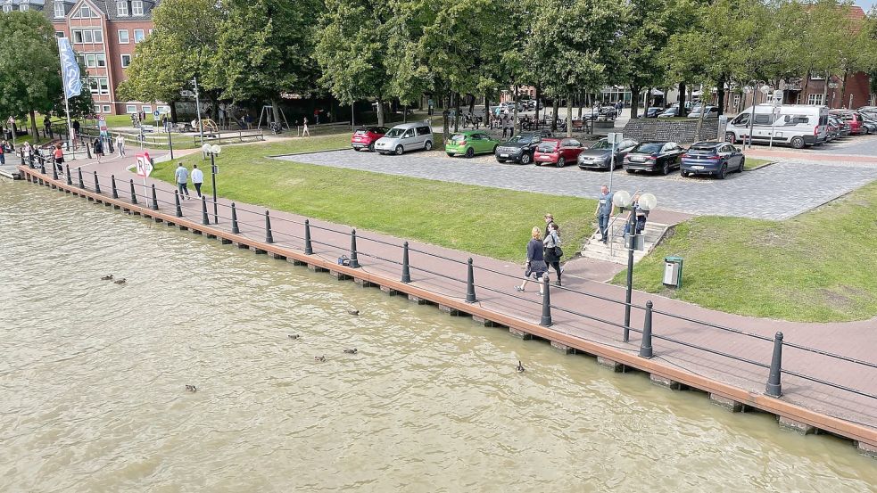 Der Ernst-Reuter-Platz in Leer: Hier soll etwas passieren, aber andere Projekte haben Vorrang. Foto: Nording/Archiv