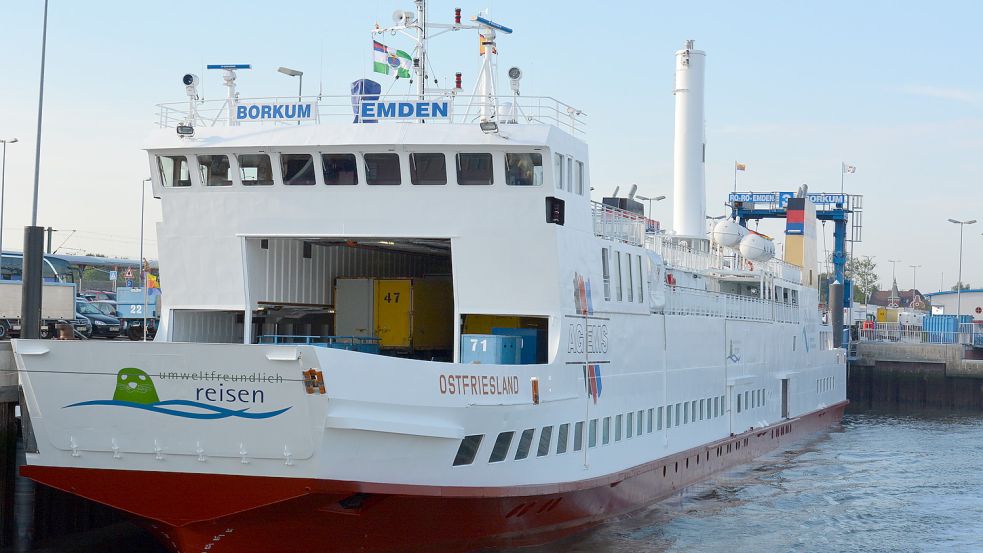 Die „MS Ostfriesland“ wird ab Montag auf der Werft instandgesetzt. Foto: Archiv