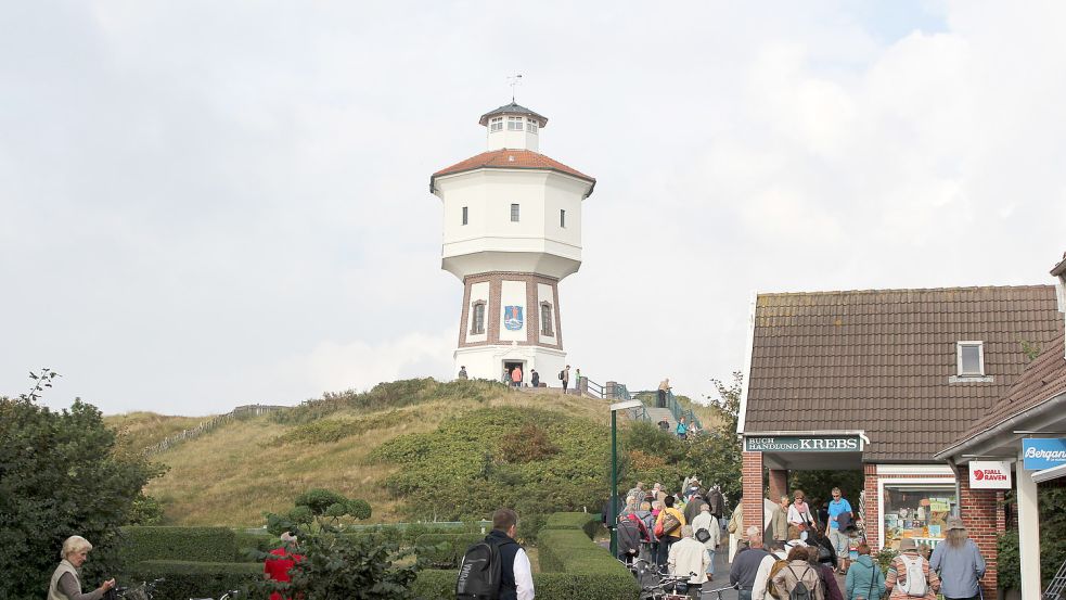 Der Wasserturm ist das Wahrzeichen Langeoogs. Foto: Oltmanns/Archiv
