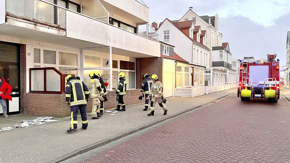 Die Feuerwehr auf Norderney war ebenfalls im Einsatz. Es gab an einem Balkon Probleme. Foto: Feuerwehr