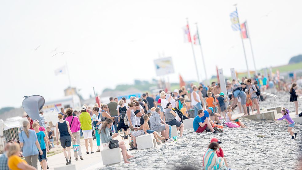 Noch kümmert sich eine eigene Gesellschaft um die Touristik in Norddeich. Wird sich das in Zukunft ändern? DPA-Archivfoto: Mohssen Assanimoghaddam