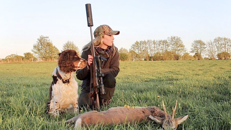 Madeline Lindhorst (30) ist Chefredakteurin von Deutschlands ältestem Jagdmagazin „Jäger“ und eine der erfolgreichsten Jagd-Influencer. Foto: @germanhuntingtrophy