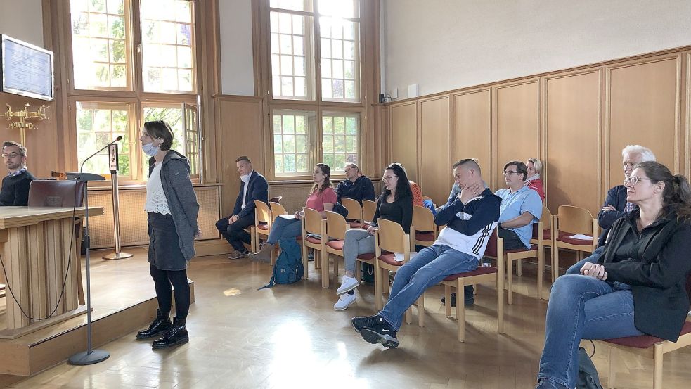 Die Emderin Susanne Veltrup kam im Schulausschuss zu Wort. Sie wünscht sich ein Treffen zwischen Eltern und Verwaltung. Fotos: Hanssen