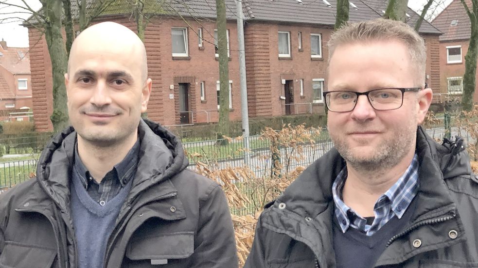 Flüchtlingsozialarbeiter Ali Mustafa (links) und Sven Dübbelde von der Freiwilligenagentur vermitteln die sogenannten Impulspatenschaften.