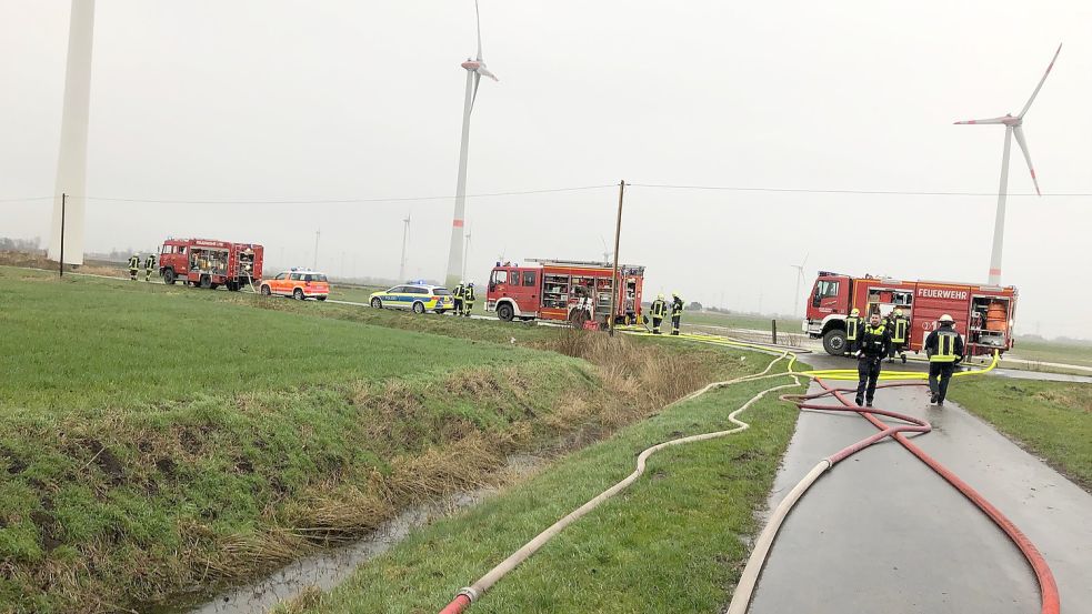 Rund 50 Feuerwehrleute waren im Einsatz.