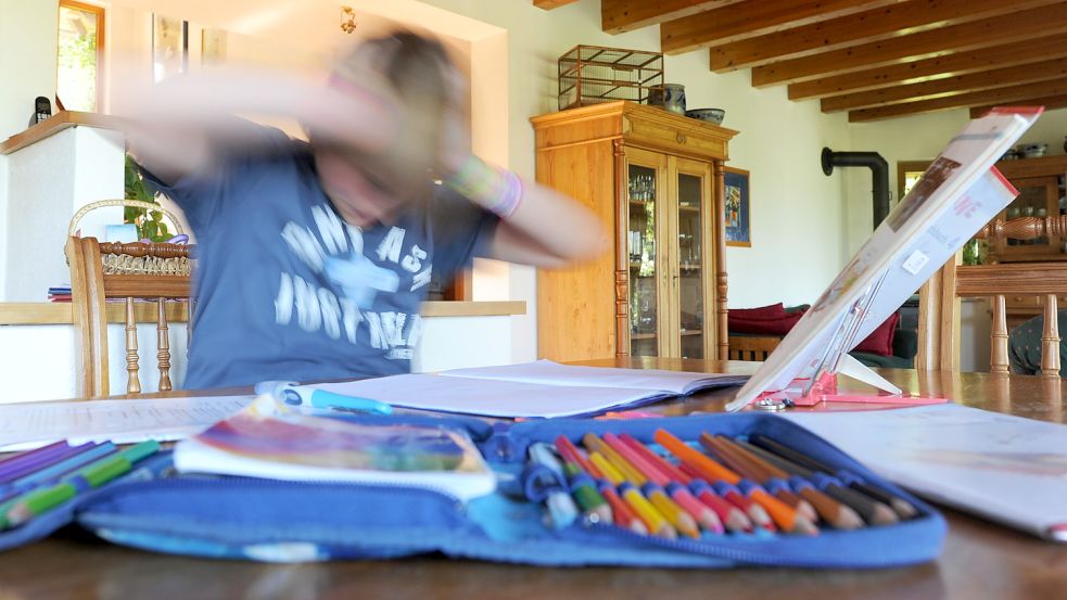 Wenn Kinder an ADHS leiden, leidet oft die ganze Familie. Foto: Stratenschulte/dpa