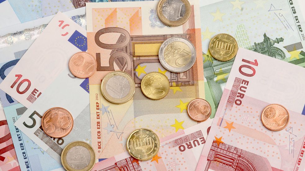 Ein Haufen Geld – und doch wenig im Vergleich zu den Schulden der Stadt Emden. Foto: perschfoto/Fotolia