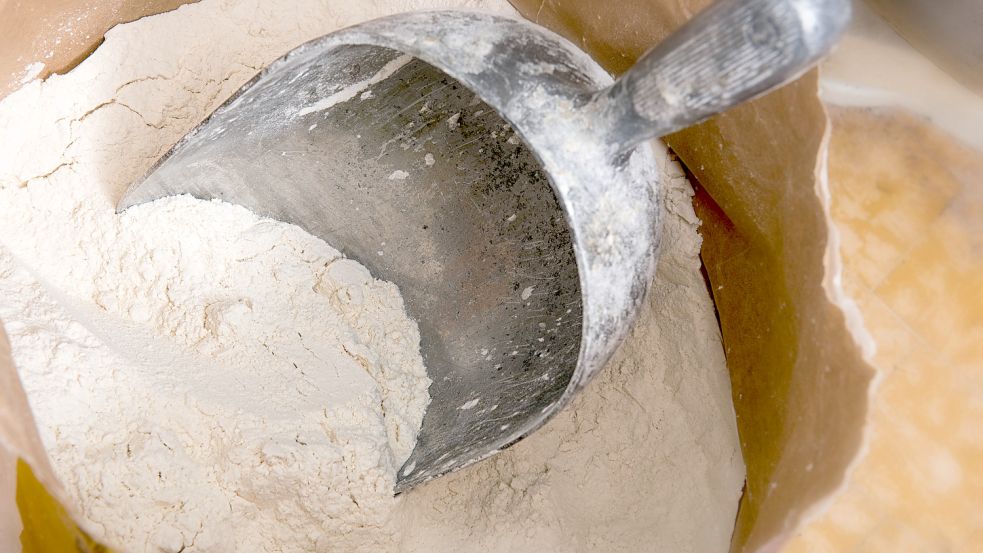 Weizenmehl wird mancherorts knapp in Deutschland. Foto: imago-images/Shotshop
