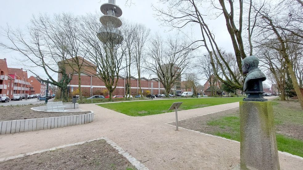 Im sanierten Abschnitt der Grünanlage am Stephansplatz muss noch einiges aufblühen. Foto: Hanssen