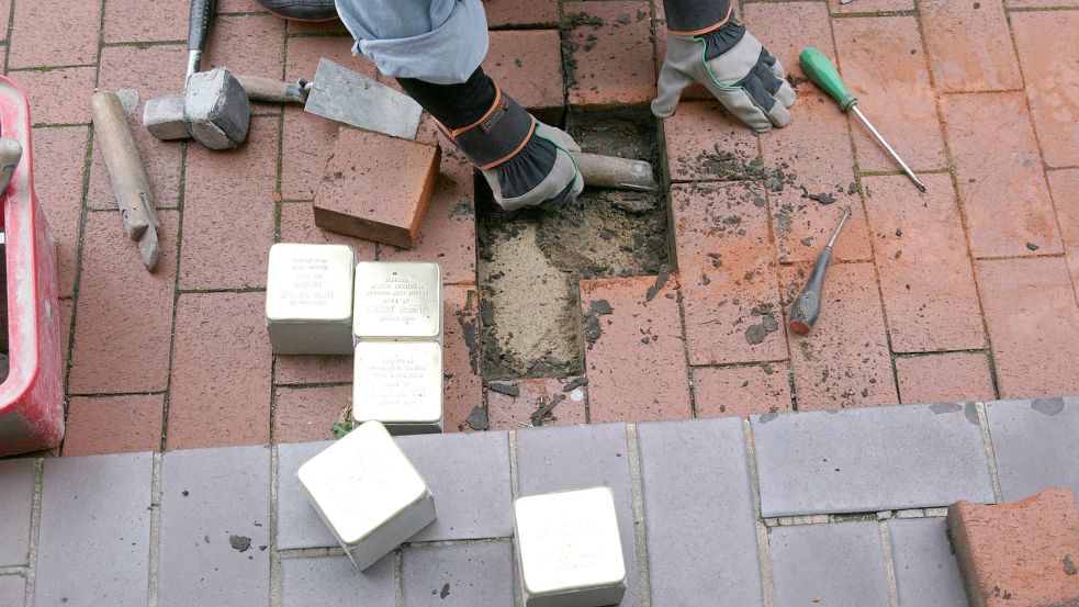 Im Jahr 2019 wurden in Weener Stolpersteine verlegt. Foto: Brahms