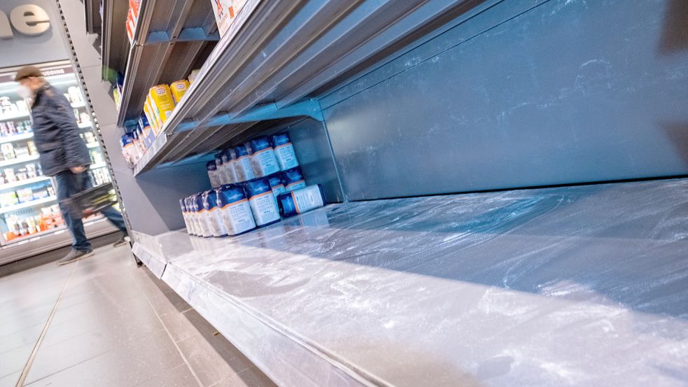 Vielen Kunden bot sich seit Ausbruch des Krieges in der Ukraine der Anblick von leeren Supermarktregalen. Foto: dpa | Stefan Sauer