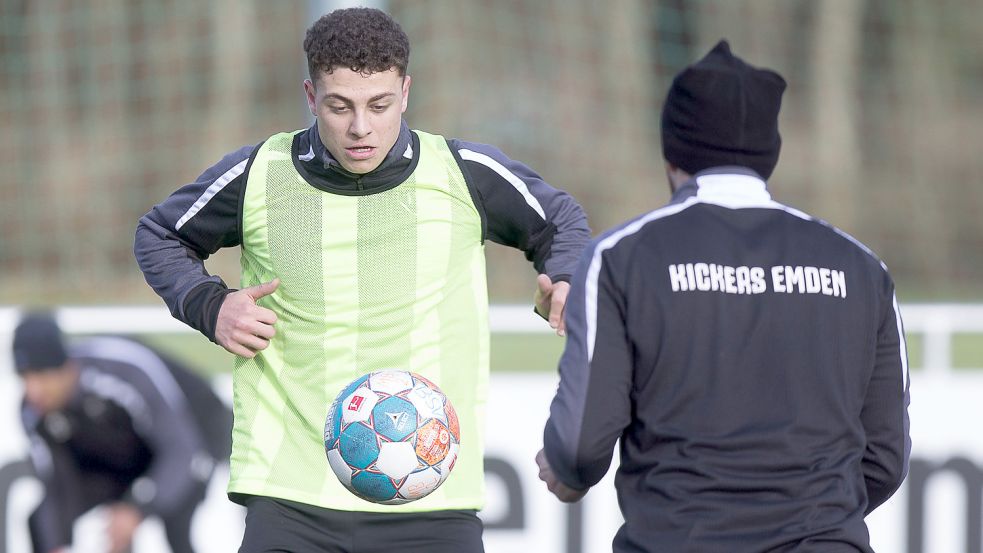 Liam El Mansouri ließ seine Defensiv-Qualitäten bei Kickers aufblitzen. Für die Stammelf reichte es aber nicht sofort, sodass beim 19-Jährigen Unzufriedenheit aufkam. Foto: Doden