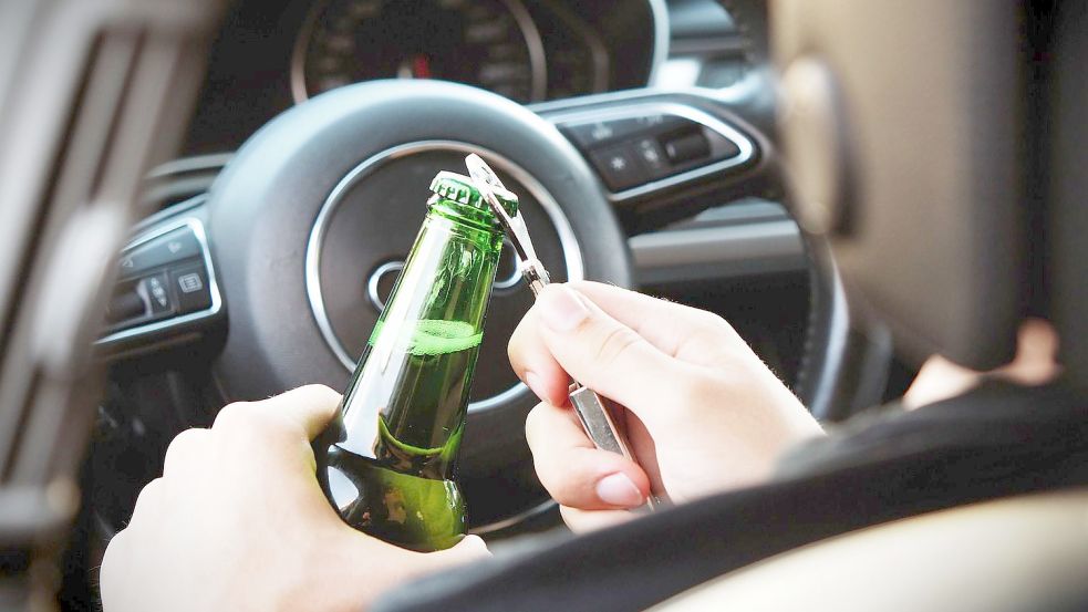 Unter Alkoholeinfluss setzen sich immer wieder Menschen hinters Steuer. Symbolfoto: Pixabay
