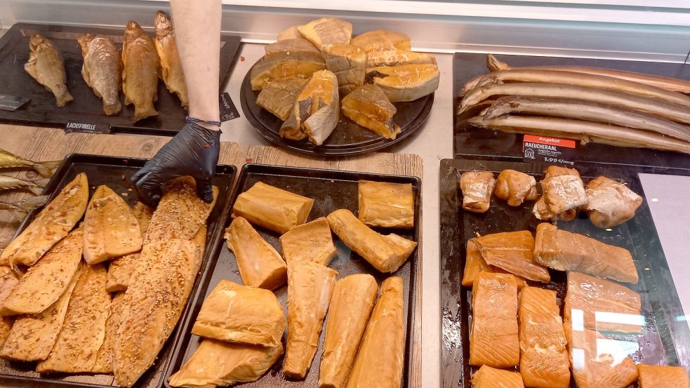 Gerade geräucherter Fisch verkauft sich gut. Foto: Vogt