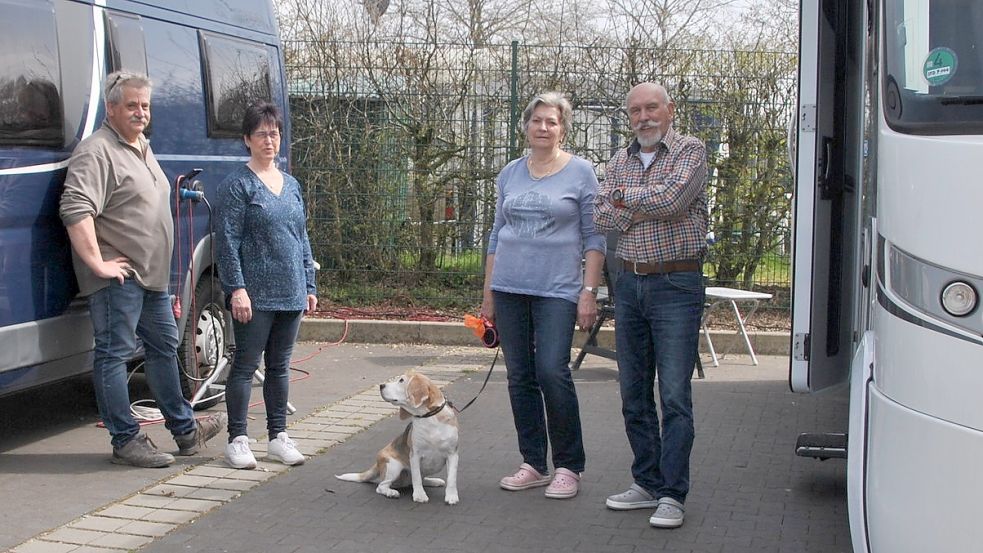 Neulinge in Timmel: Christian und Ute Thomas (links) sowie Helmut und Marion Pallussek. Foto: Schönig