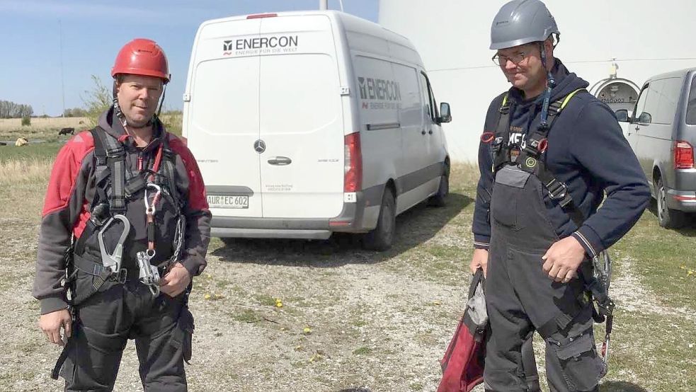 Marc Vossmann (links) und Sven Thiele müssen bei ihrer Arbeit hoch hinaus. Fotos: Privat