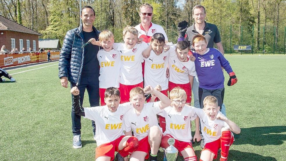 Auch die E-Junioren der SpVg Aurich qualifizierten sich als Dritter für das große Finalturnier in Bremen. Foto: EWE