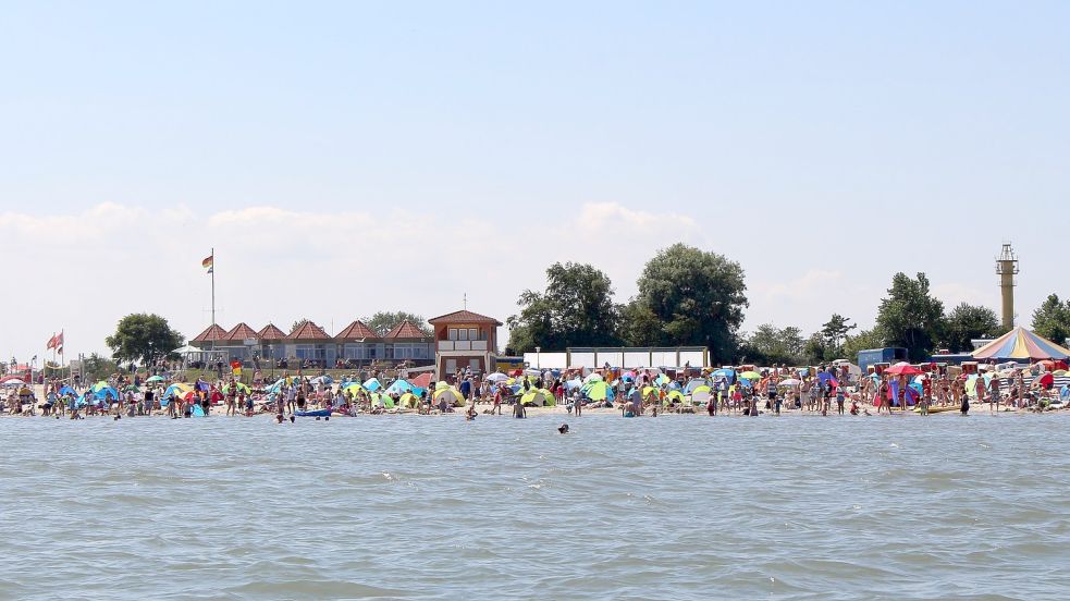 Hohe Temperaturen, voller Strand. Dieses Bild entstand am Strand von Schillig. Foto: Oltmanns