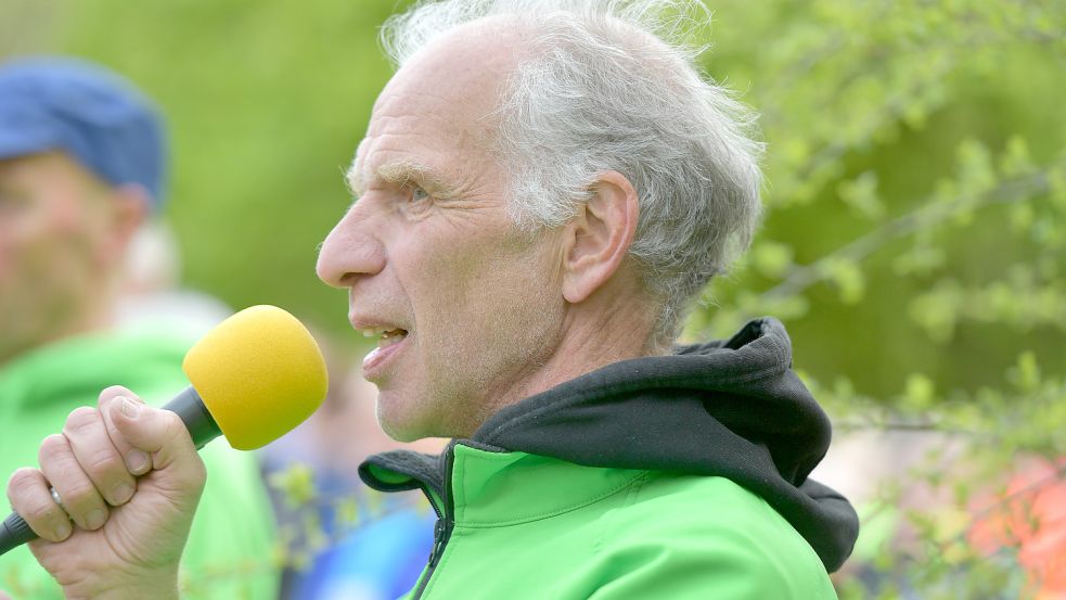 Organisator Edzard Wirtjes fungierte als Aushilfsmoderator. Foto: Ortgies