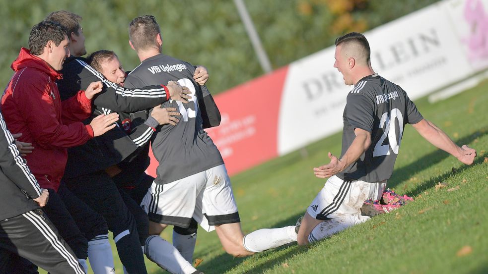 Der VfB Uplengen möchte am Saisonende den Klassenerhalt bejubeln. Foto: Ortgies
