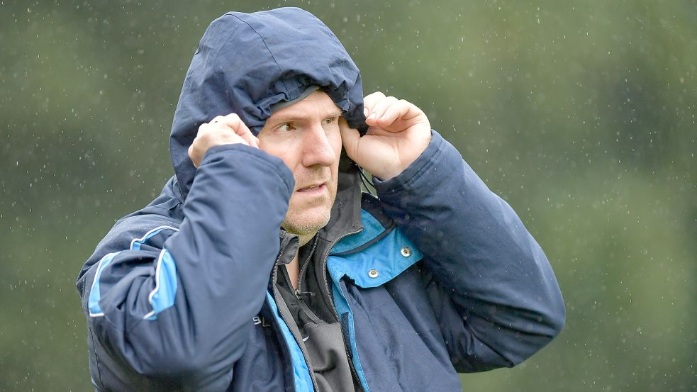 Die „sportlichen Regentage“ beim TuS Middels sind vorbei. Sven Glöckner führte die Mannschaft als Interimstrainer zurück in die Erfolgsspur. Foto: Ortgies