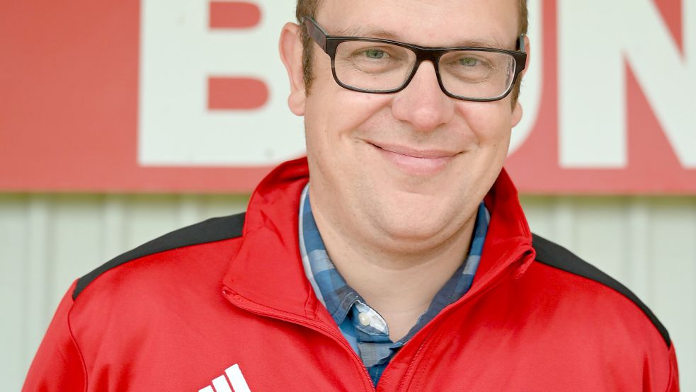 TV-Trainer Matthias Schmidt freut sich auf das Spitzenspiel am Mittwoch gegen Bunde. Foto: Damm