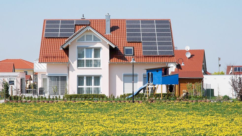 Ab 2025 soll eine neu berechnete Grundsteuer gelten. Bereits in diesem Jahr müssen Eigentümer dafür eine Grundsteuererklärung abgeben. Foto: Imago Images/Erich Häfele