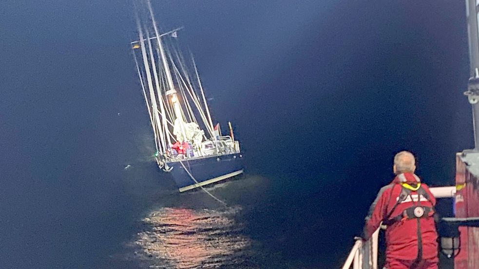 Das war im Juli 2021: Einsatz des Seenotrettungskreuzer Eugen für eine Segelyacht im Schlucht zwischen Juist und Norderney. Foto: Die Seenotretter – DGzRS