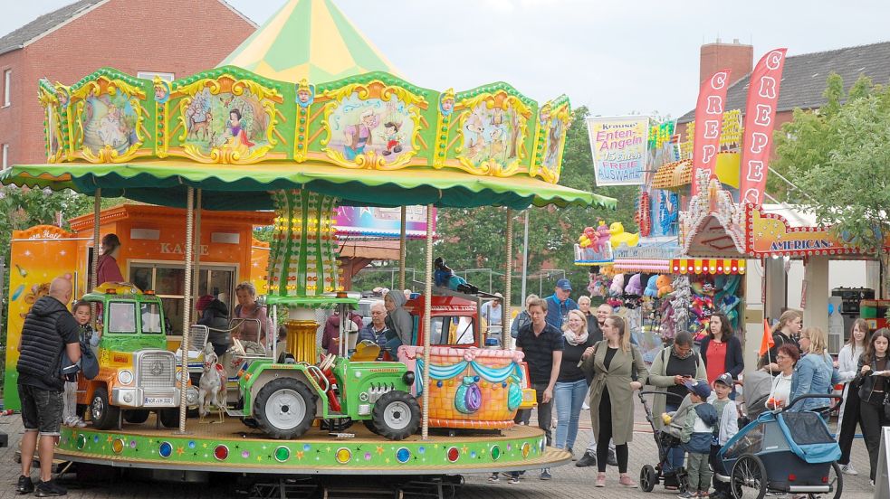 Ein Kinderkarussell gehört dazu – auch auf dem Borkumer Jahrmarkt. Foto: Ferber