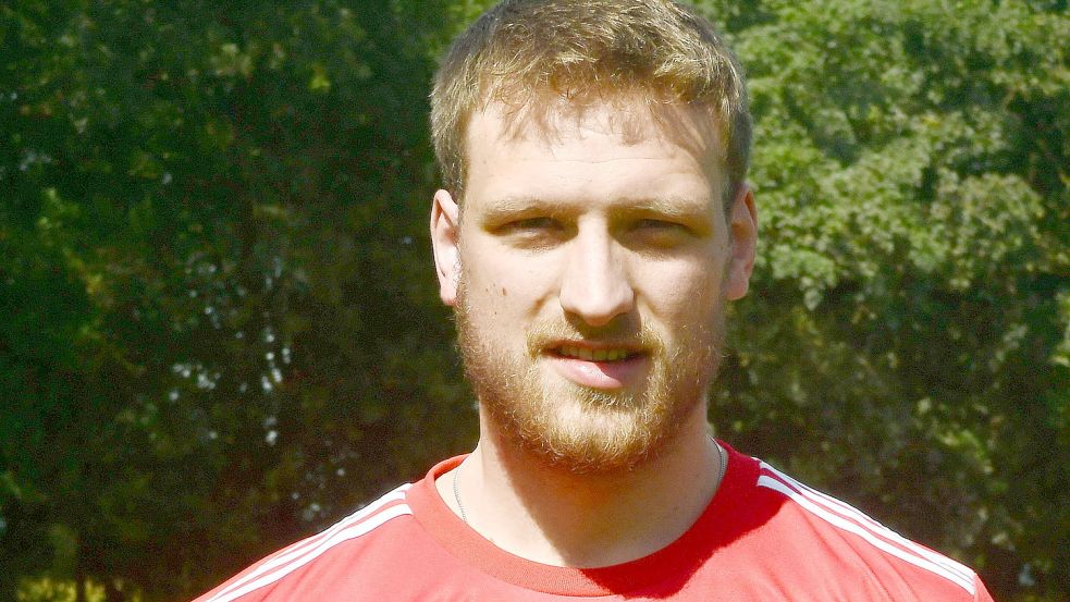 Der VfB Uplengen um Carsten Gündel muss den Gang in die Ostfrieslandliga antreten. Archivfoto: Damm