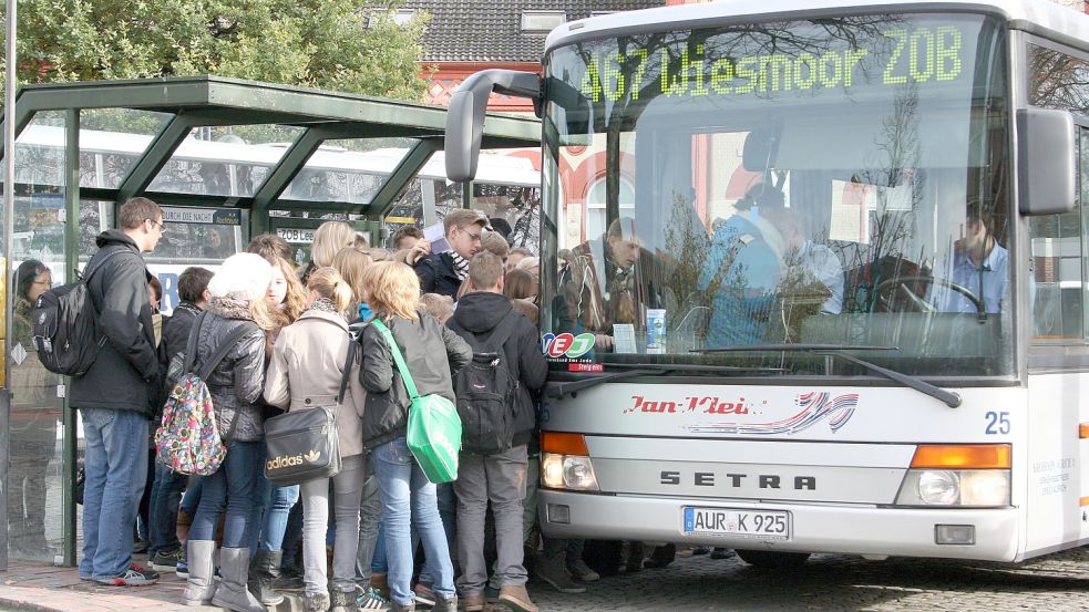 Mit dem Jugend- und Azubi-Ticket können Jugendliche nicht nur zur Schule oder zur Arbeit fahren. Foto: Archiv/Noglik