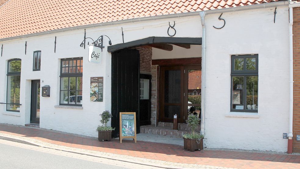 Das Café am Bingumer Deich ist verkauft worden. Foto: Gettkowski/Archiv