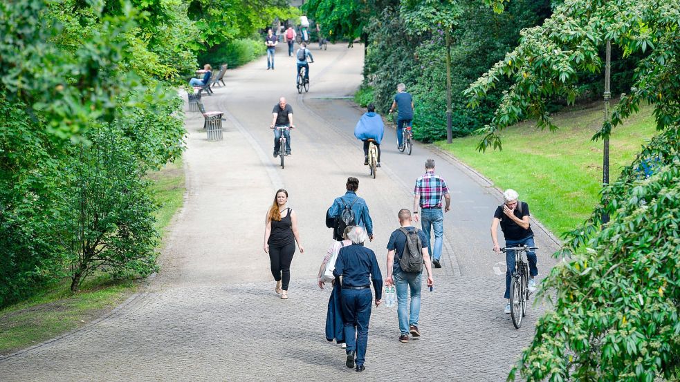 Hier wird ab dem 9. Juni ein buntes Treiben herrschen: Die Wallanlagen in Bremen sind ein Schauplatz des „La Strada“-Festivals. Foto: imago images/Schöning