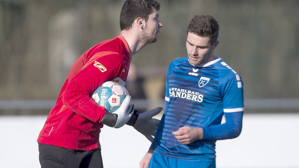 Bei einem Testspiel im März siegte Groenewold mit Leer beim BSV Kickers (rechts Tido Steffens) 5:2.
