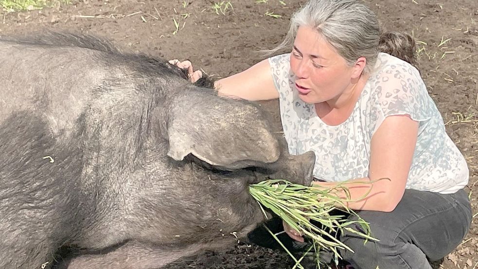 Für Bäuerin Nadja Poppen sind die Tiere mehr als nur Schlachtvieh. Foto: Bär