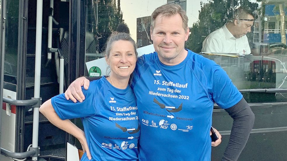 Tatjana Faßhauer und Klaus Freese blickten optimistisch in Wilhelmshafen den Staffellaufes entgegen. Foto: Privat