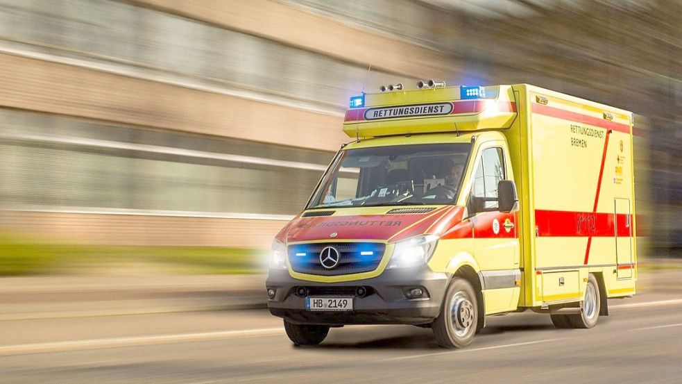 Bei einem Unfall auf der A1 in Arsten sind drei Personen schwer verletzt worden. Foto: Feuerwehr Bremen