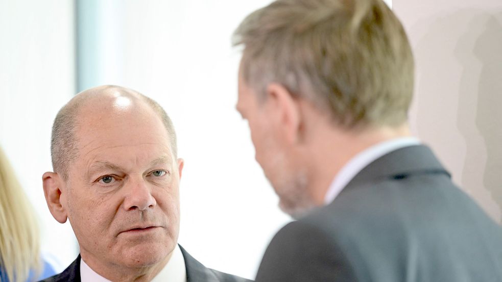 Koalitionspartner Olaf Scholz und Christian Lindner: Der finanzielle Rahmen wird enger. Das wird sich auch auf die Konzertierte Aktion auswirken. Foto: JOHN MACDOUGALL