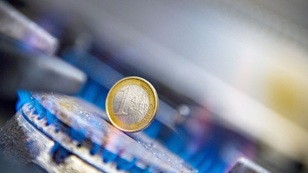 Viele Deutsche spüren, gerade wie es sich anfühlt, wenn das eigene Geld verbrennt. Foto: dpa/Christopher Neundorf