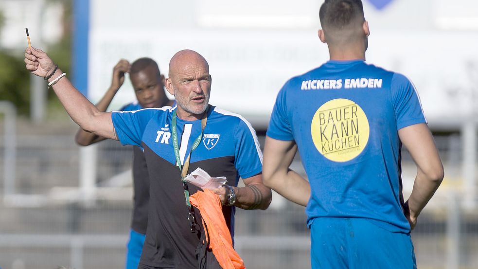 Kickers-Trainer Stefan Emmerling möchte sich ab sofort mit voller Konzentration auf die neue Spielzeit vorbereiten. Archivfoto: Doden