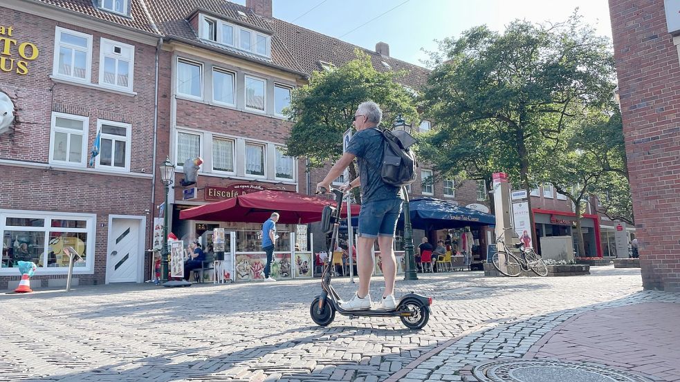 In der Innenstadt bietet sich ein E-Scooter für kurze Strecken an, wenn man nicht aufs Rad steigen oder spazieren mag. Foto: Päschel