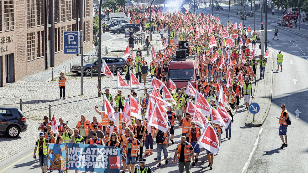 Verdi ruft die Beschäftigten der Seehäfen zum dritten Warnstreik innerhalb weniger Wochen auf. Foto: Heimken/dpa