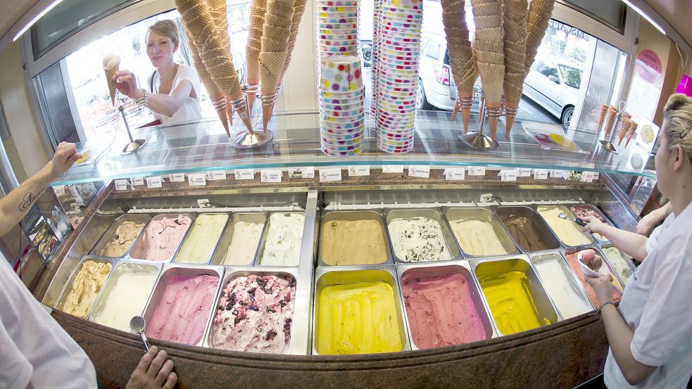 Die Auswahl an den Eistheken wird immer größer. Foto: dpa