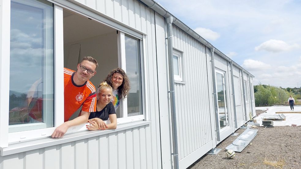 Zwei Klassenräume, zwei Fachräume und zwei Toilettenbereiche sind in den Container-Modulen untergebracht.
