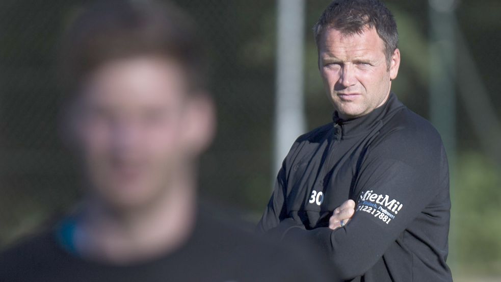 Firrels Trainer Bernd Grotlüschen sah einen souveränen Auftritt seiner Mannschaft. Foto: Doden/Emden