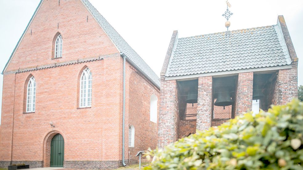 Die St.-Barbara-Kirche in Strackholt ist Heimat für gut 1800 Gemeindeglieder.