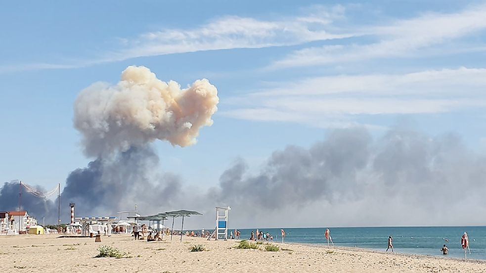 Auf der von Russland annektierten ukrainischen Halbinsel Krim im Schwarzen Meer ist Munition auf einem russischen Luftwaffenstützpunkt explodiert. Foto: Uncredited/Anonymous/AP/DPA
