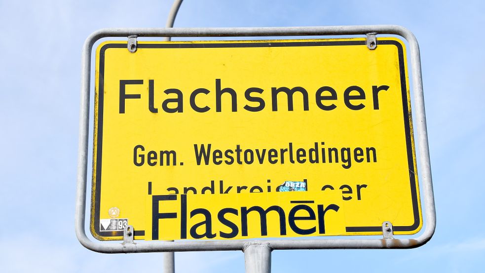 Die Gemeinde Westoverledingen hat sich gegen plattdeutsche Schilder entschieden. Manche wollen das nicht hinnehmen. Foto: Wehry
