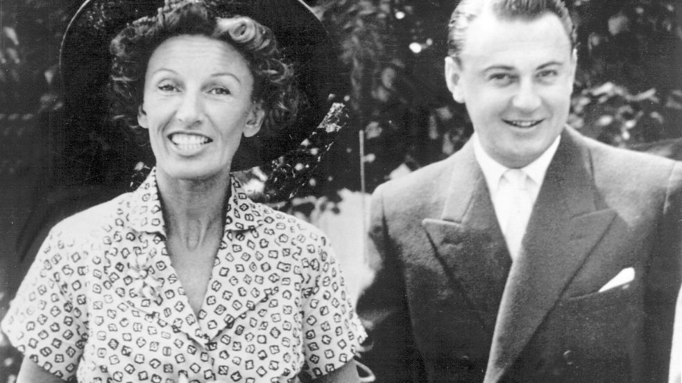 Mit dem Schweizer Schlagerkomponisten Artur Bleul war Lale Andersen verheiratet. Das Foto entstand 1949 bei der Hochzeit in Zollikon bei Zürich. Archivfoto: DPA