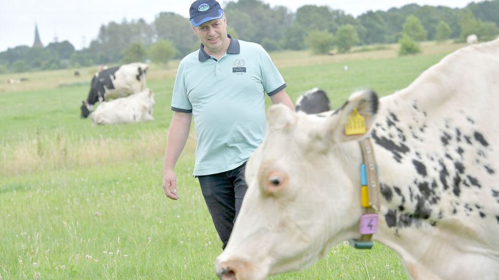 Der Milchviehbetrieb der Familie Leemhuis liegt am Ortsrand von Neemoor. Foto: Ortgies